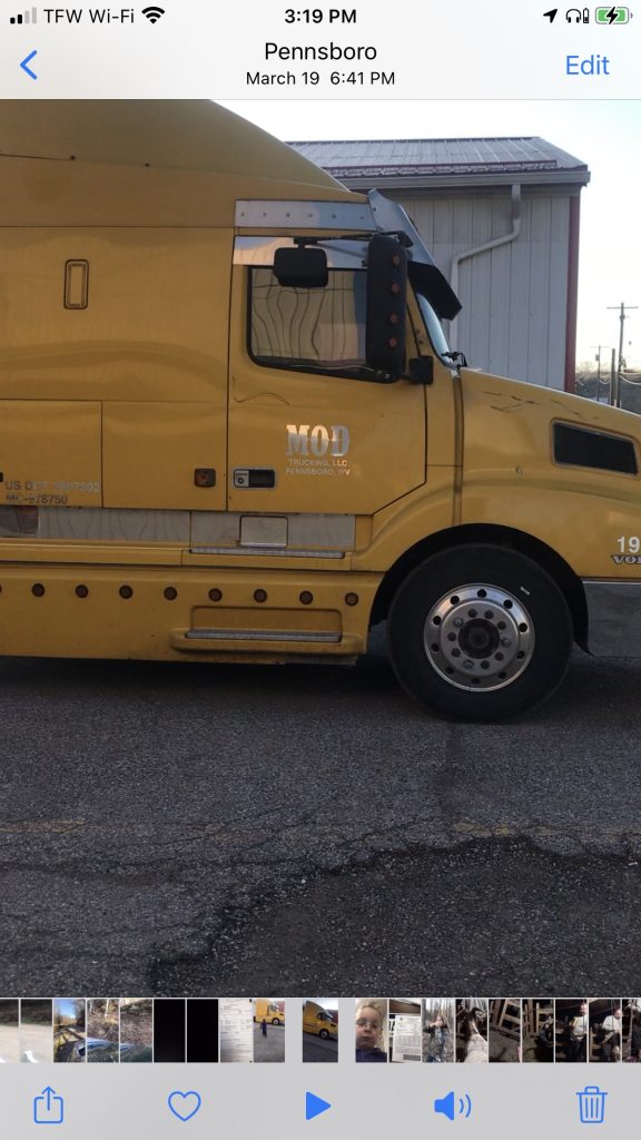 1998 Volvo VN670 Raised-Roof Double Bunk Sleeper - Image 2