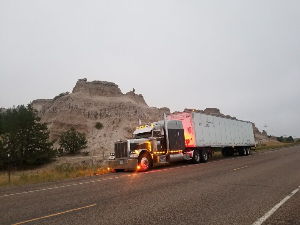 1999 Peterbilt 379 EXD Conventional - Image 8