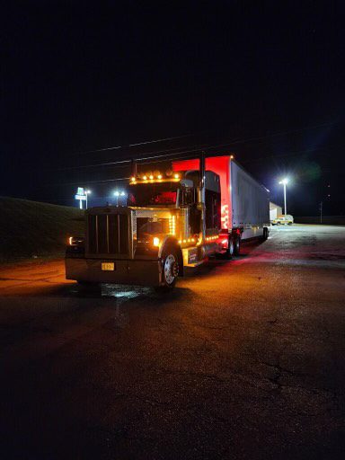 1999 Peterbilt 379 EXD Conventional - Image 7