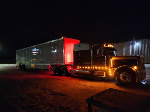 1999 Peterbilt 379 EXD Conventional - Image 6