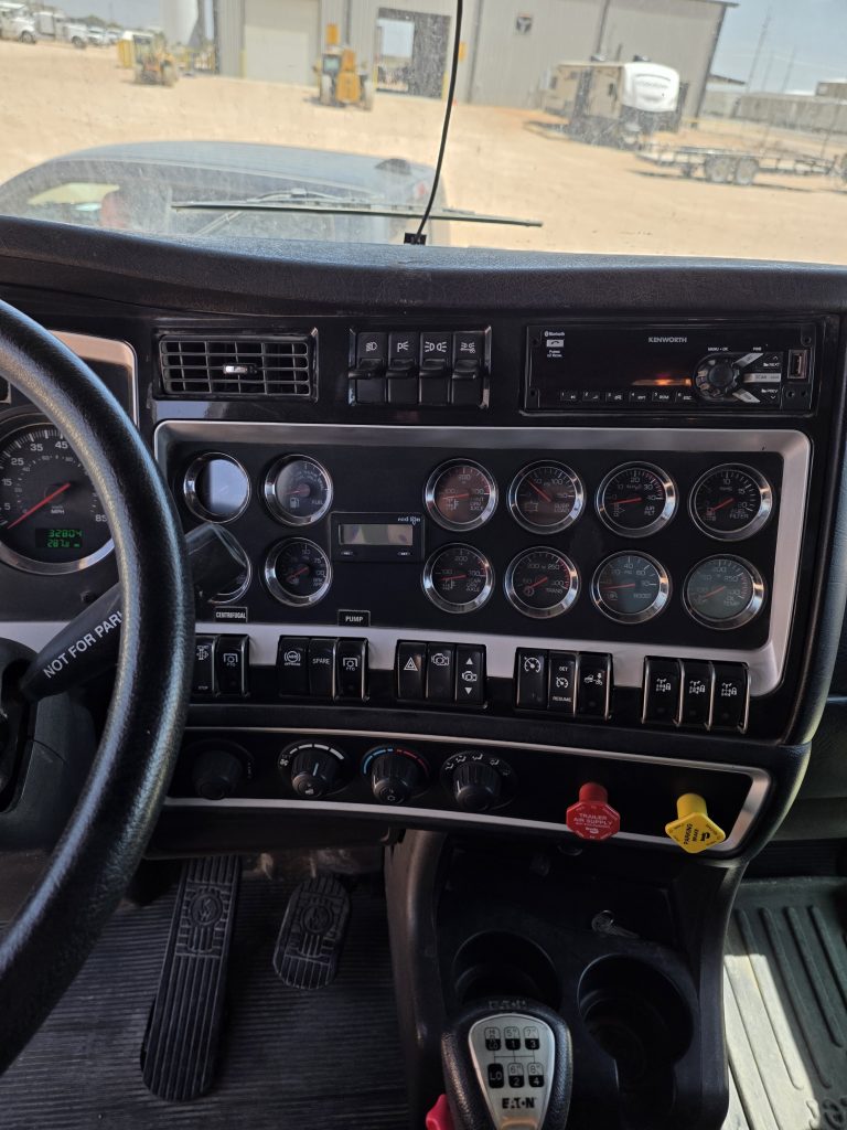 2020 Kenworth T800 Pressure Truck - Image 7