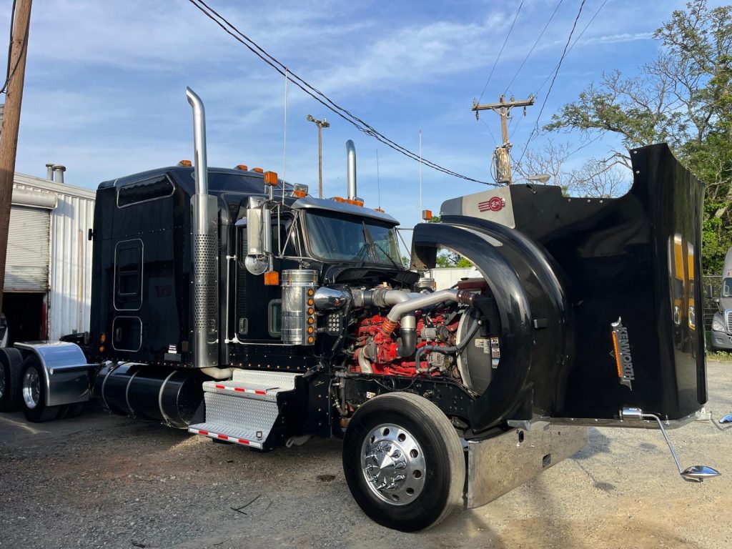 2022 Kenworth W900A - Image 4