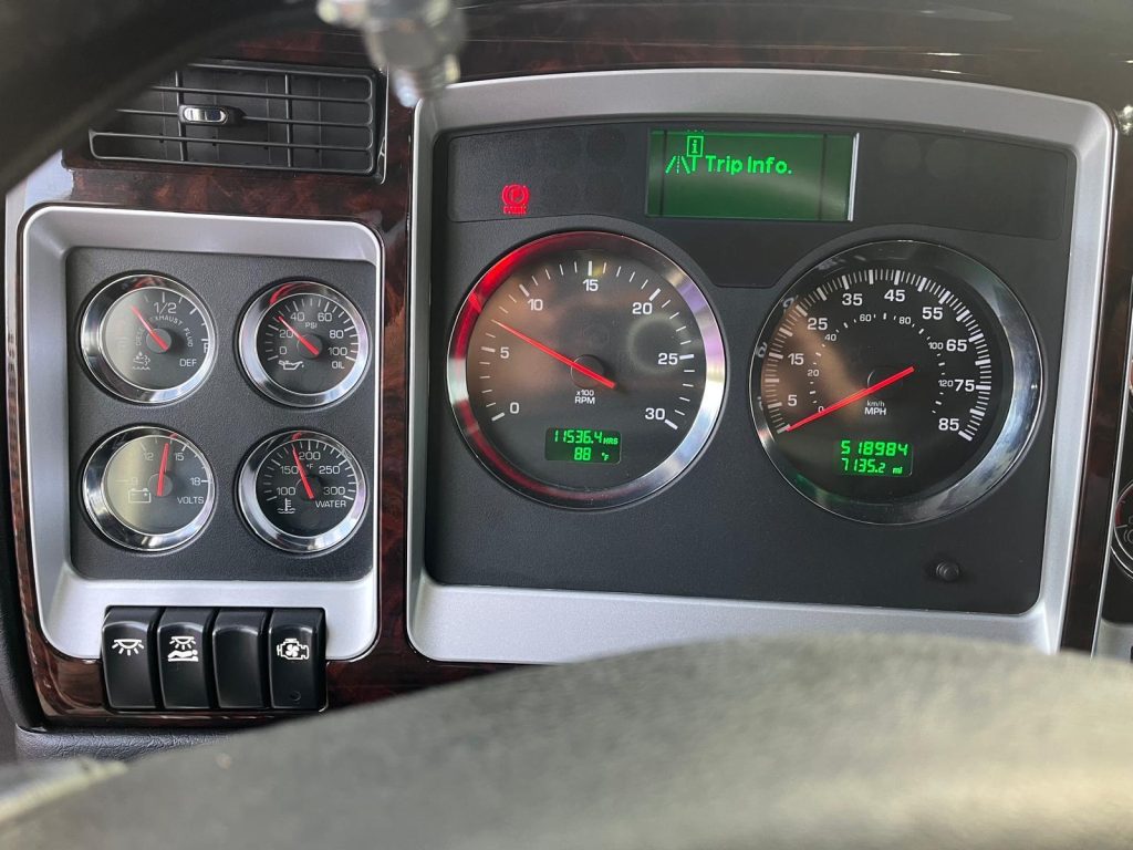 2022 Kenworth W900A - Image 21