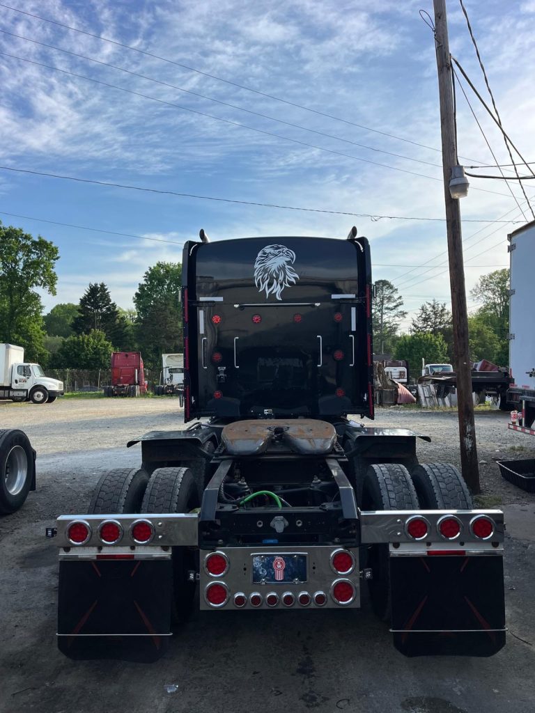 2022 Kenworth W900A - Image 10
