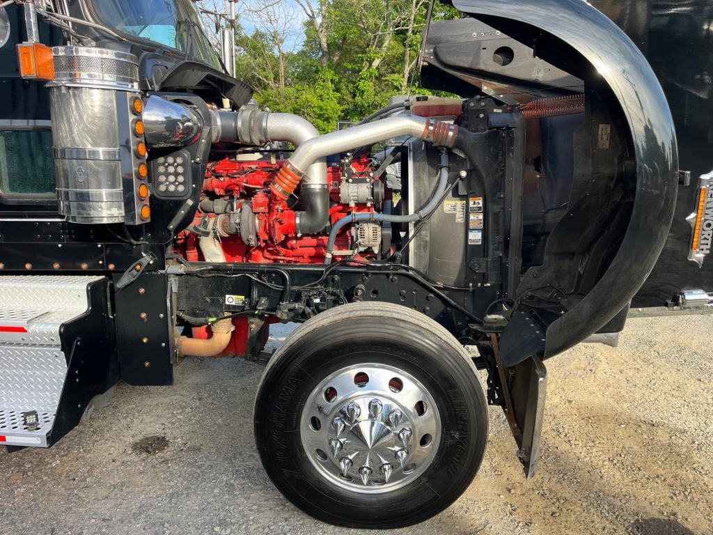 2022 Kenworth W900A - Image 19