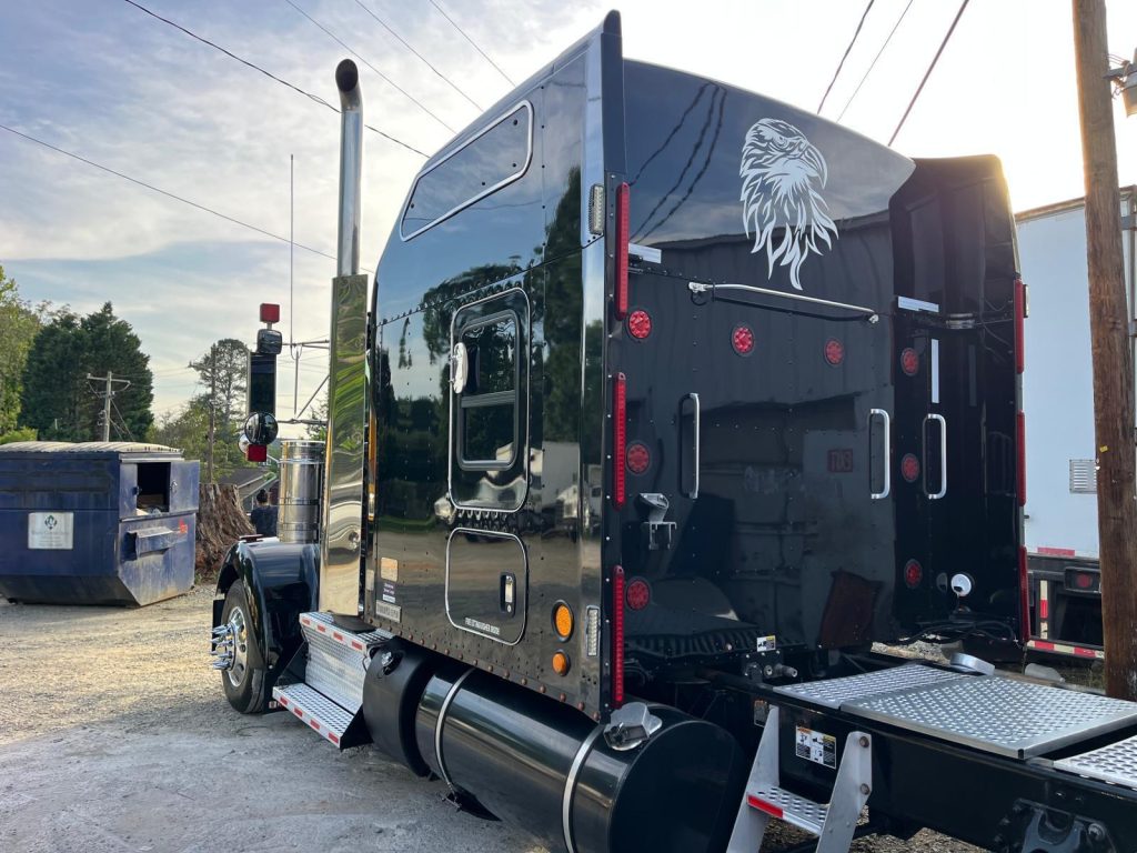 2022 Kenworth W900A - Image 5