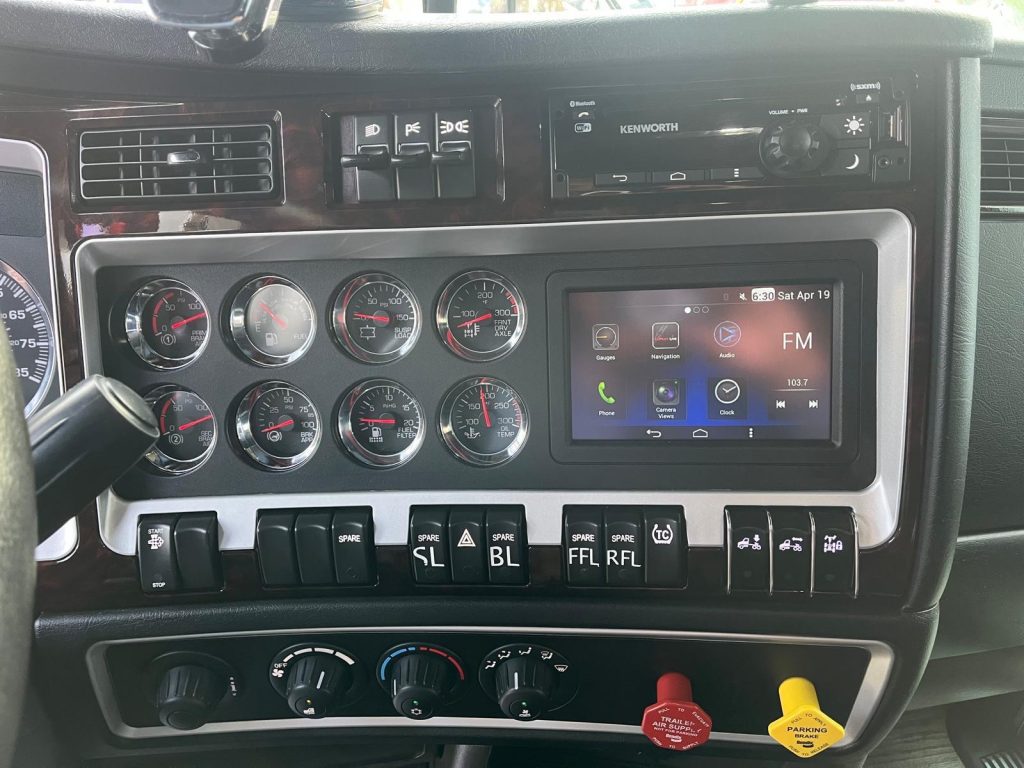 2022 Kenworth W900A - Image 17
