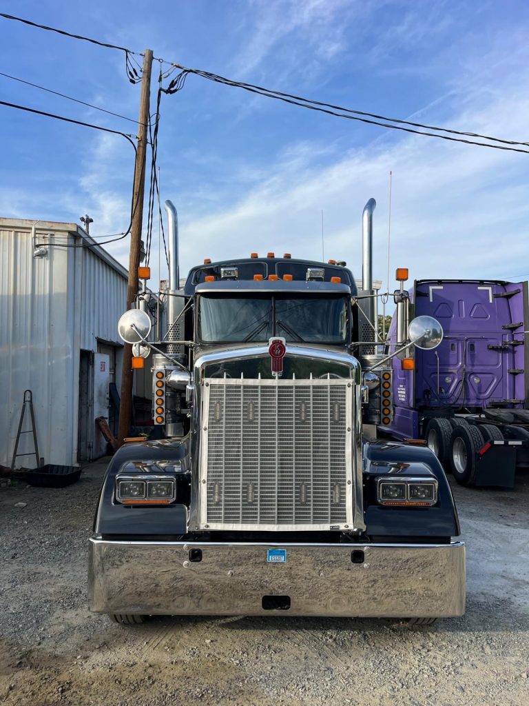 2022 Kenworth W900A - Image 3