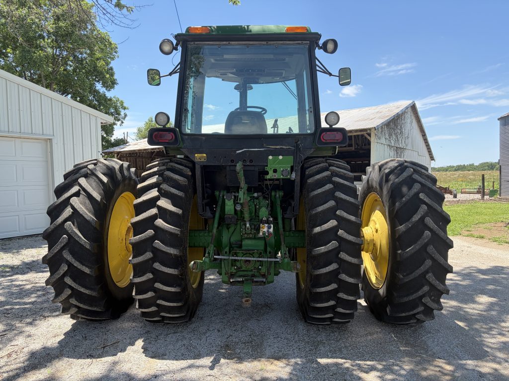 1988 John Deere 4250 - Image 3