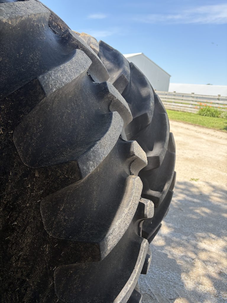 1988 John Deere 4250 - Image 12