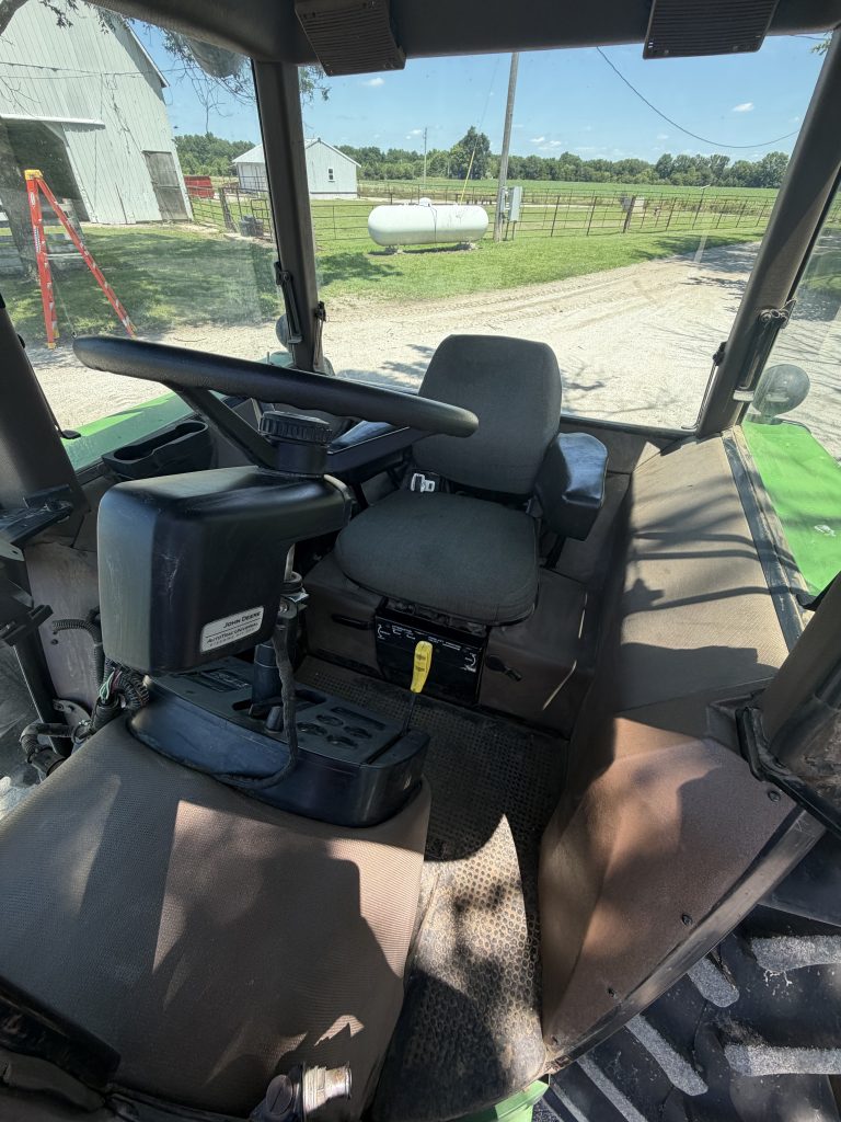 1988 John Deere 4250 - Image 11