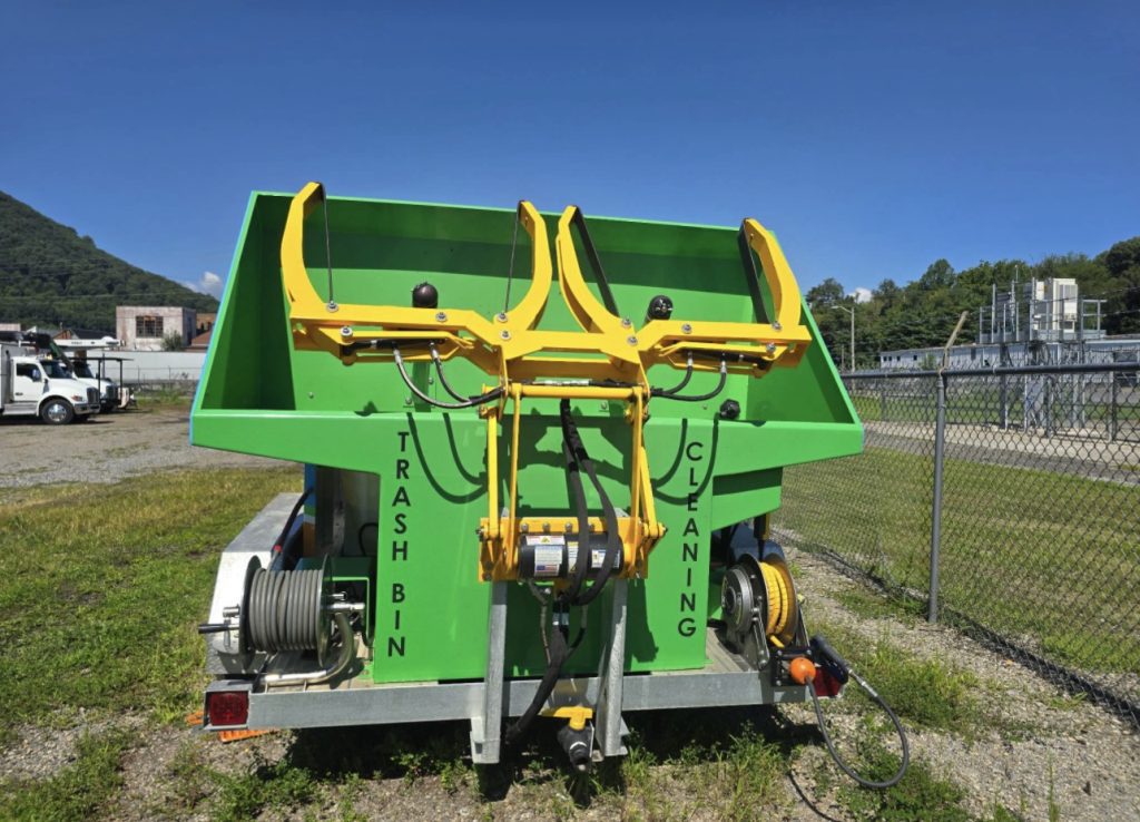 Trash Can Cleaning Trailer - Image 6
