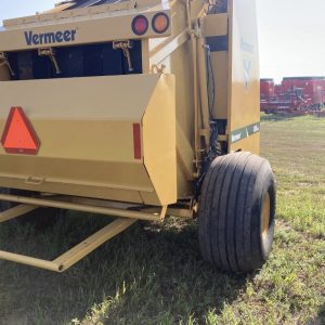 2019 Vermeer 605N Baler