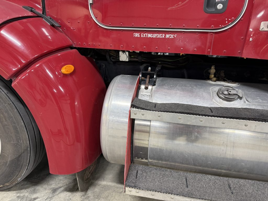 2009 Peterbilt 386 - Image 10
