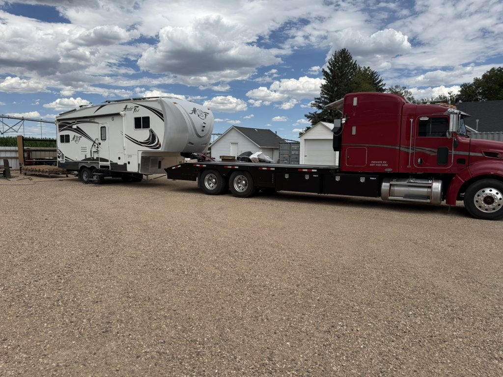 2009 Peterbilt 386 - Image 2