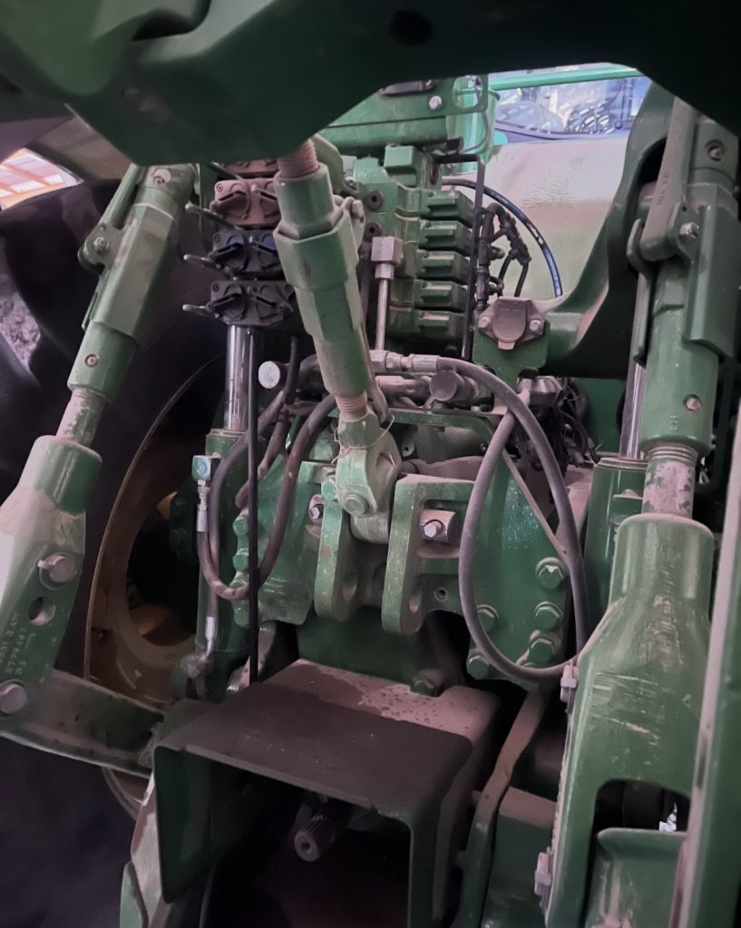 2015 John Deere 9370R Tractor - Image 9