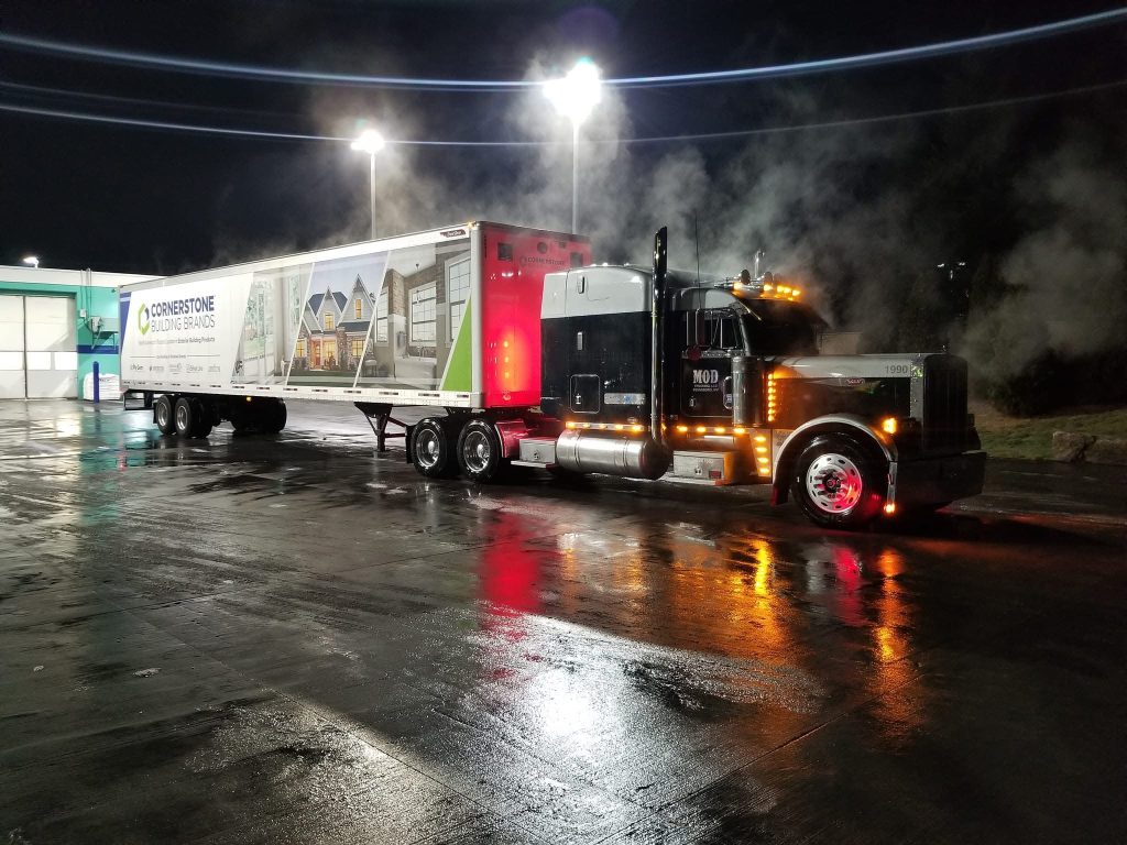 1999 Peterbilt 379 EXD Conventional - Image 5