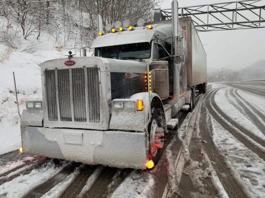 1999 Peterbilt 379 EXD Conventional - Image 2