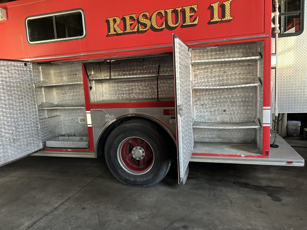1995 Fire Cat Rescue Truck - Image 3