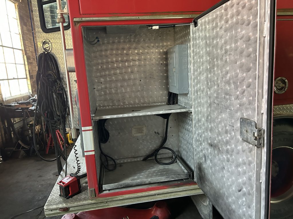 1995 Fire Cat Rescue Truck - Image 12