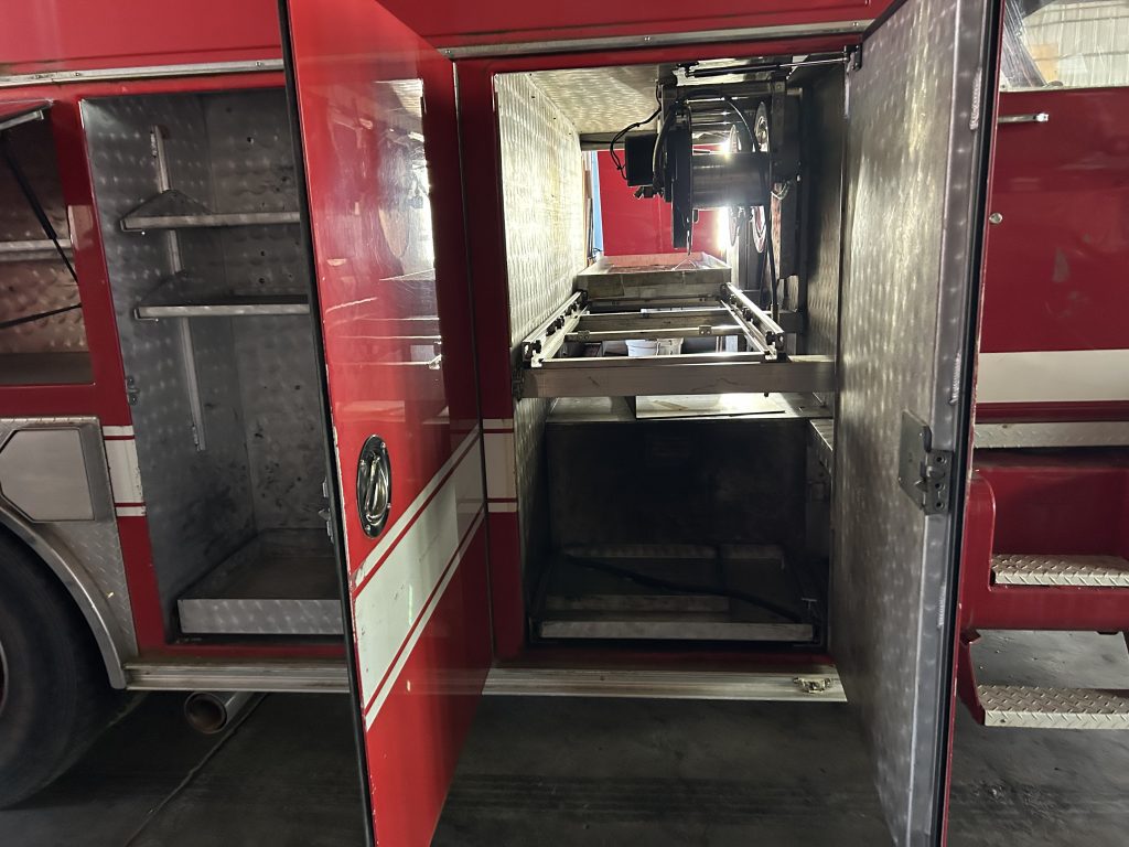 1995 Fire Cat Rescue Truck - Image 11
