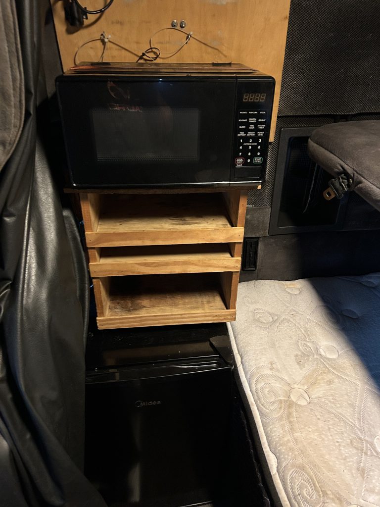 1998 Volvo VN670 Raised-Roof Double Bunk Sleeper - Image 14