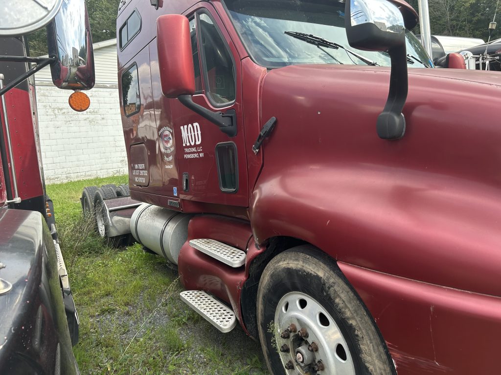 1998 Kenworth T2000 - Image 2