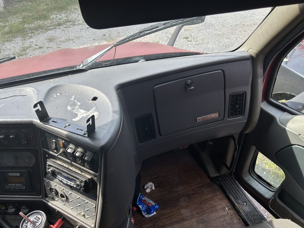 1998 Kenworth T2000 - Image 6