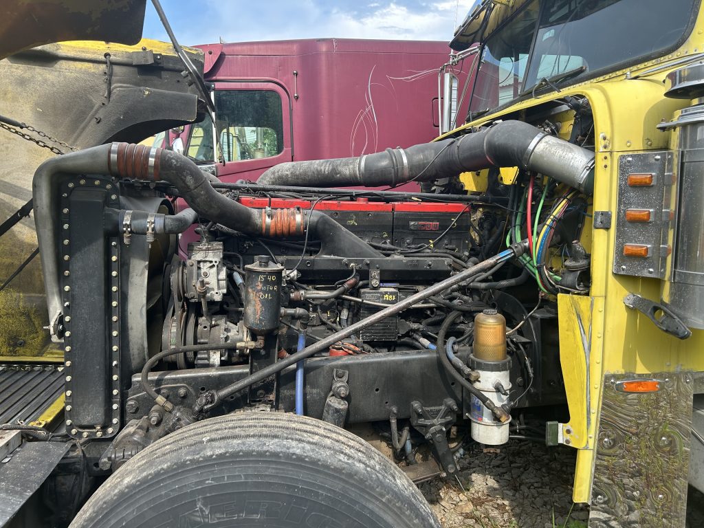 1998 Freightliner Classic - Image 4
