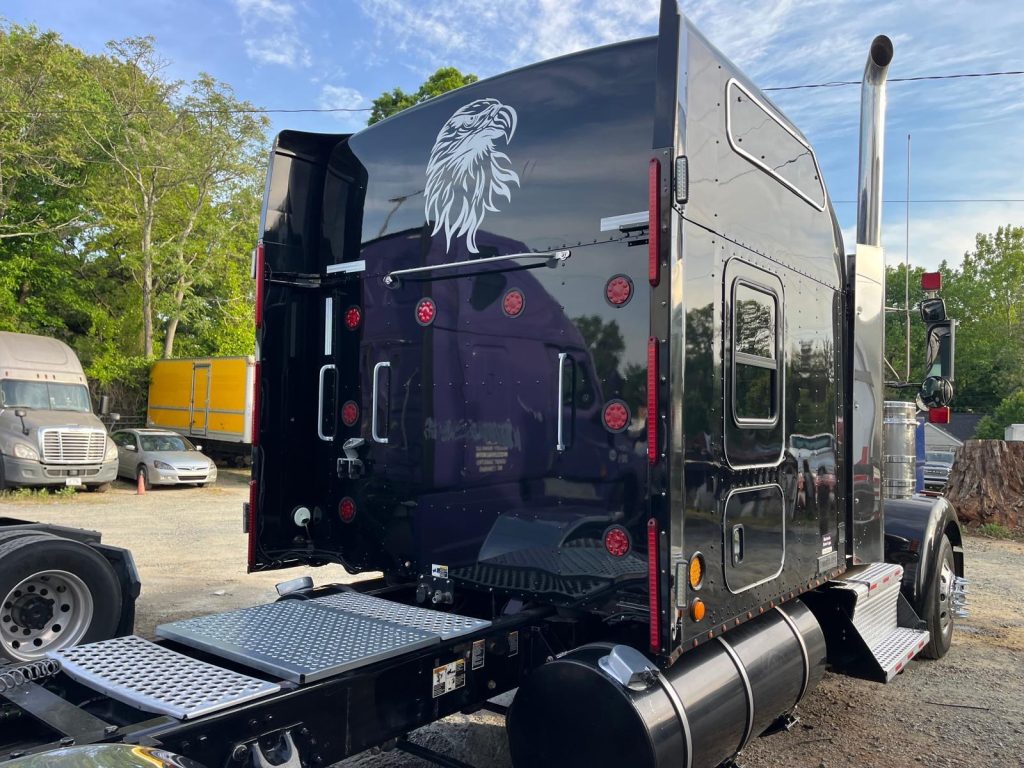 2022 Kenworth W900A - Image 6