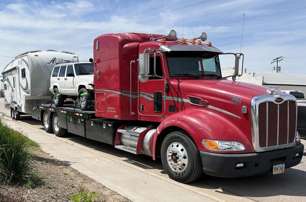 2009 Peterbilt 386 - Image 2