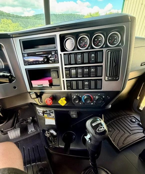 2021 MACK ANTHEM 64T - Image 11