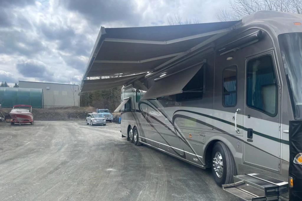 2005 COUNTRY COACH MAGNA 630 REMBRANDT - Image 6