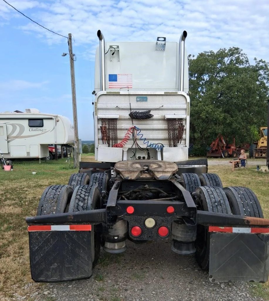 2005 FREIGHTLINER COLUMBIA 120 - Image 4