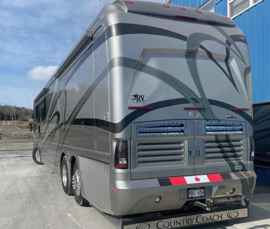 2005 COUNTRY COACH MAGNA 630 REMBRANDT - Image 4
