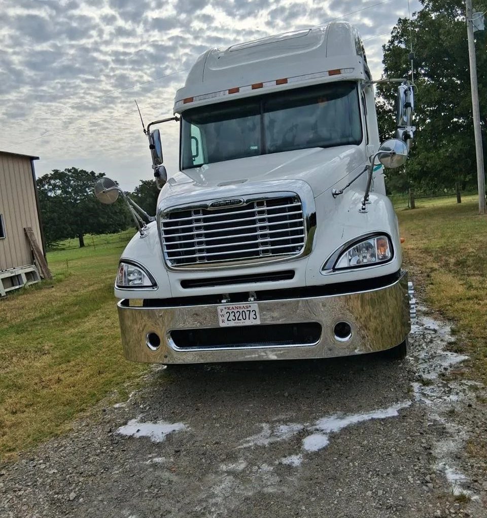 2005 FREIGHTLINER COLUMBIA 120 - Image 2