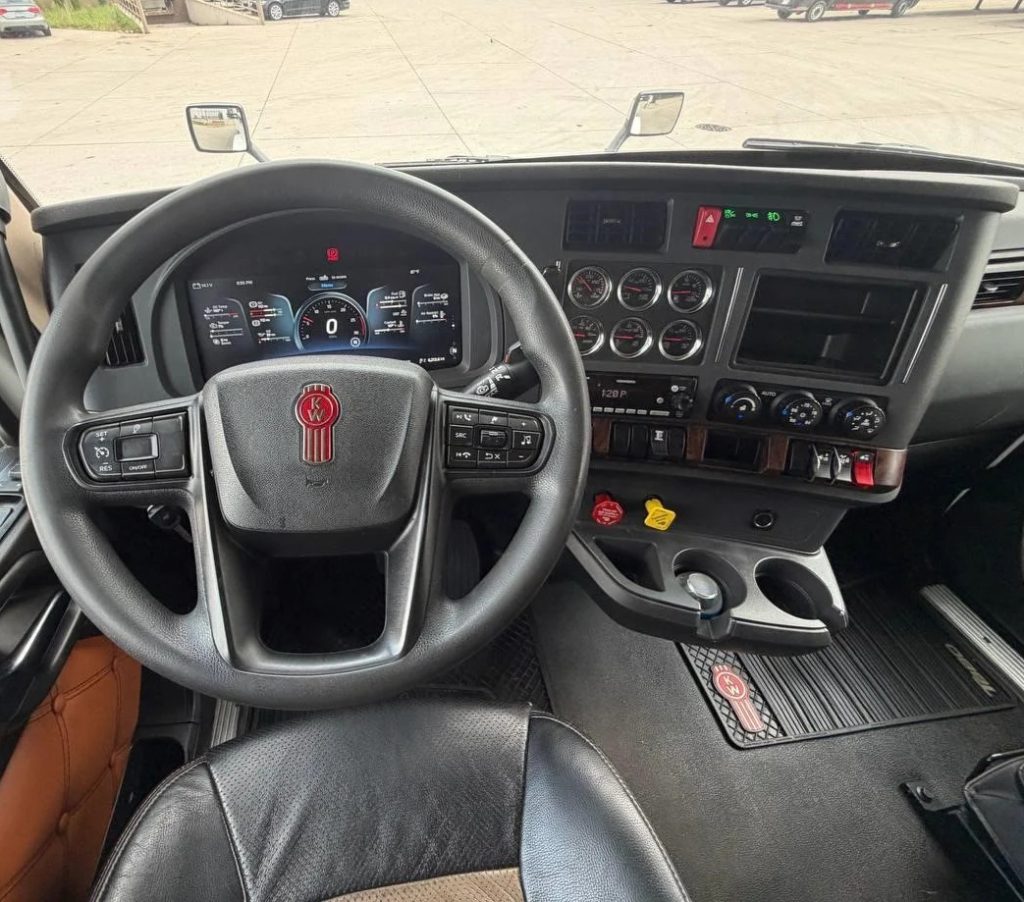 2024 KENWORTH T680 - Image 4