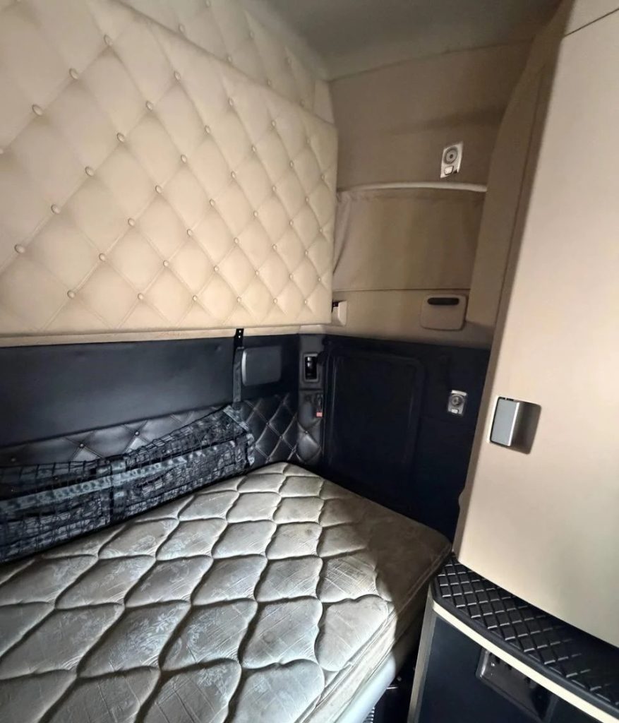 2024 KENWORTH T680 - Image 7