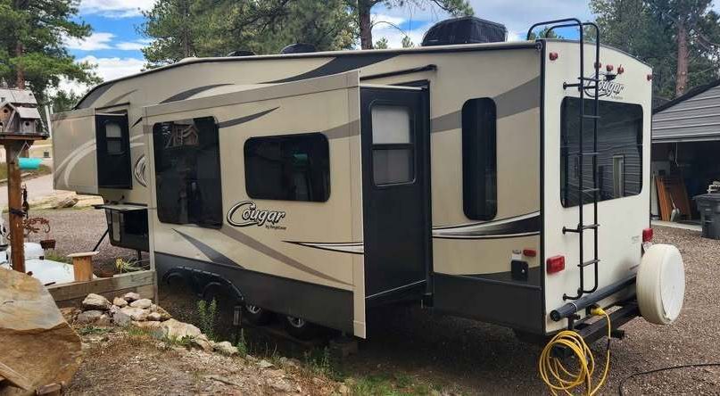 2016 Keystone Couger 35 FT