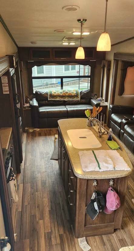 2016 Keystone Couger 35 FT - Image 6