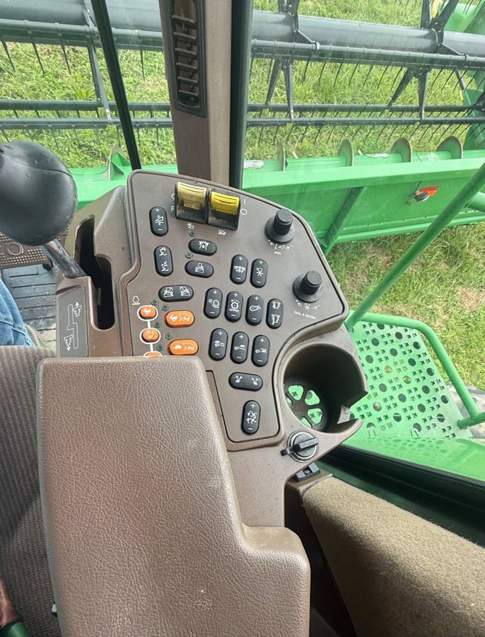 2007 John Deere 9760 STS Combine - Image 6
