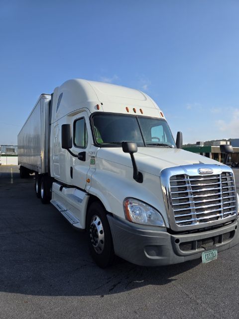 2015 Freightliner Cascadia - Image 5