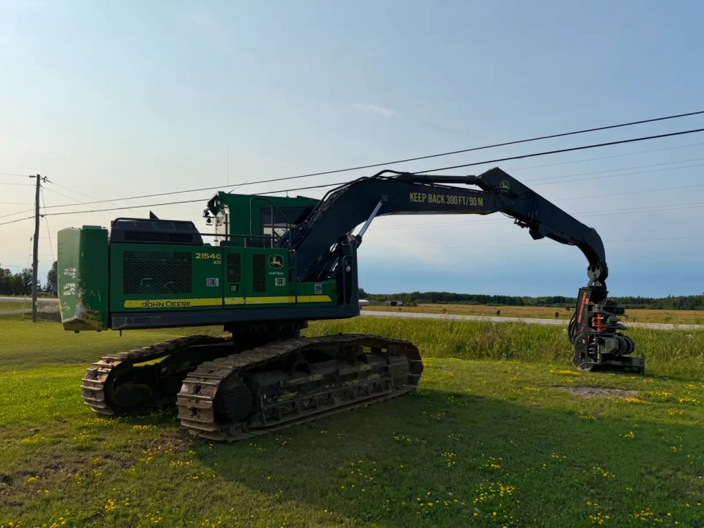 2017 John Deere 2154G XD Processor - Image 2