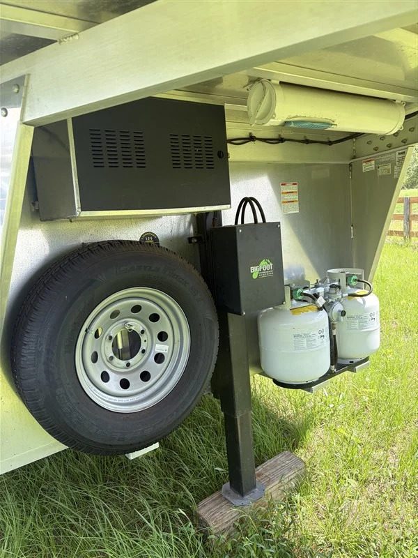 2023 Shadow Gooseneck Horse Trailer - Image 7