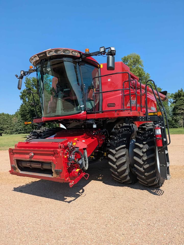 2019 Case IH 8250 - Image 2