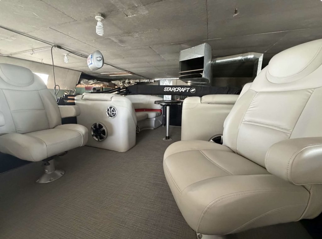 2017 Starcraft SLS5 Tritoon Boat – 200 HP Mercury – Trailer Included - Image 11