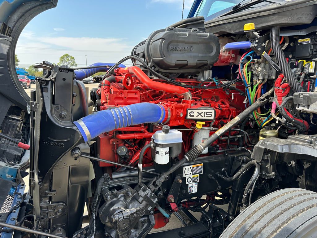 2023 Kenworth T680 - Image 14