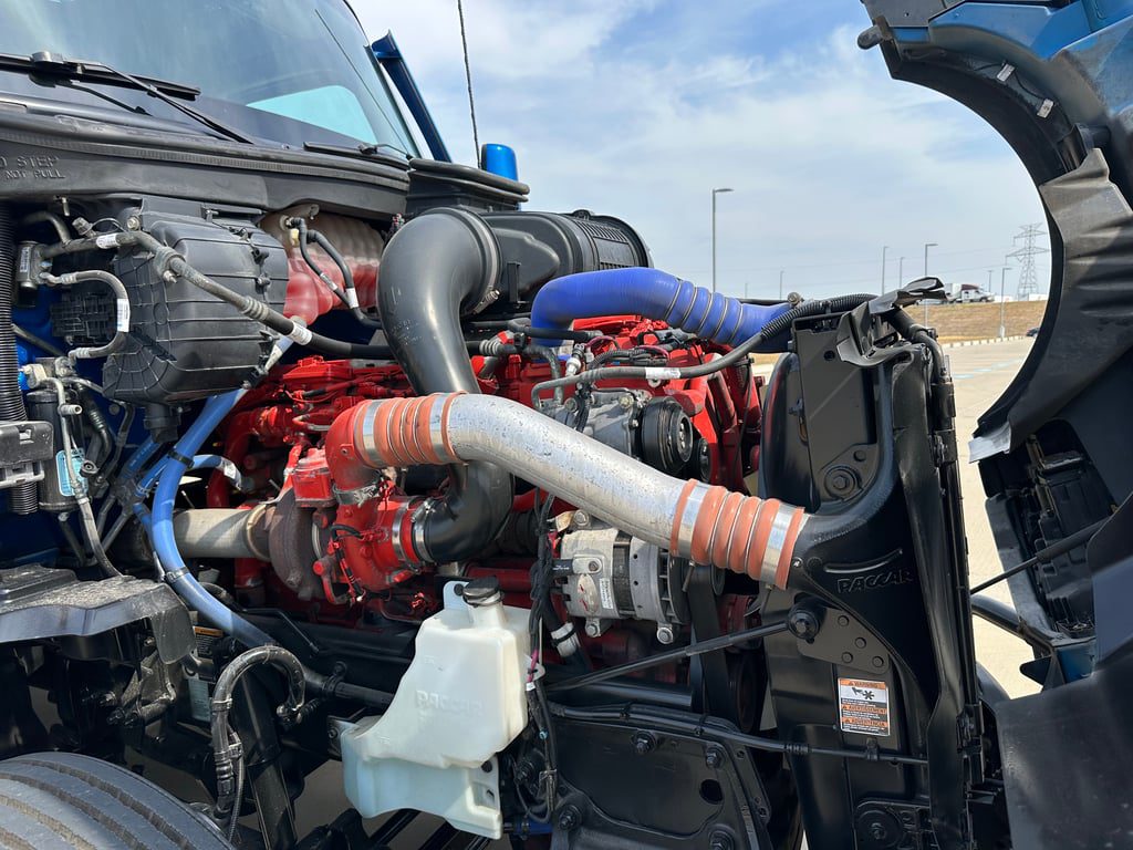 2023 Kenworth T680 - Image 13