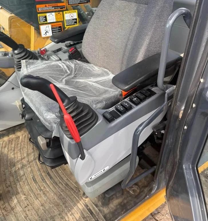 2024 DEERE 210 P-TIER - Image 7