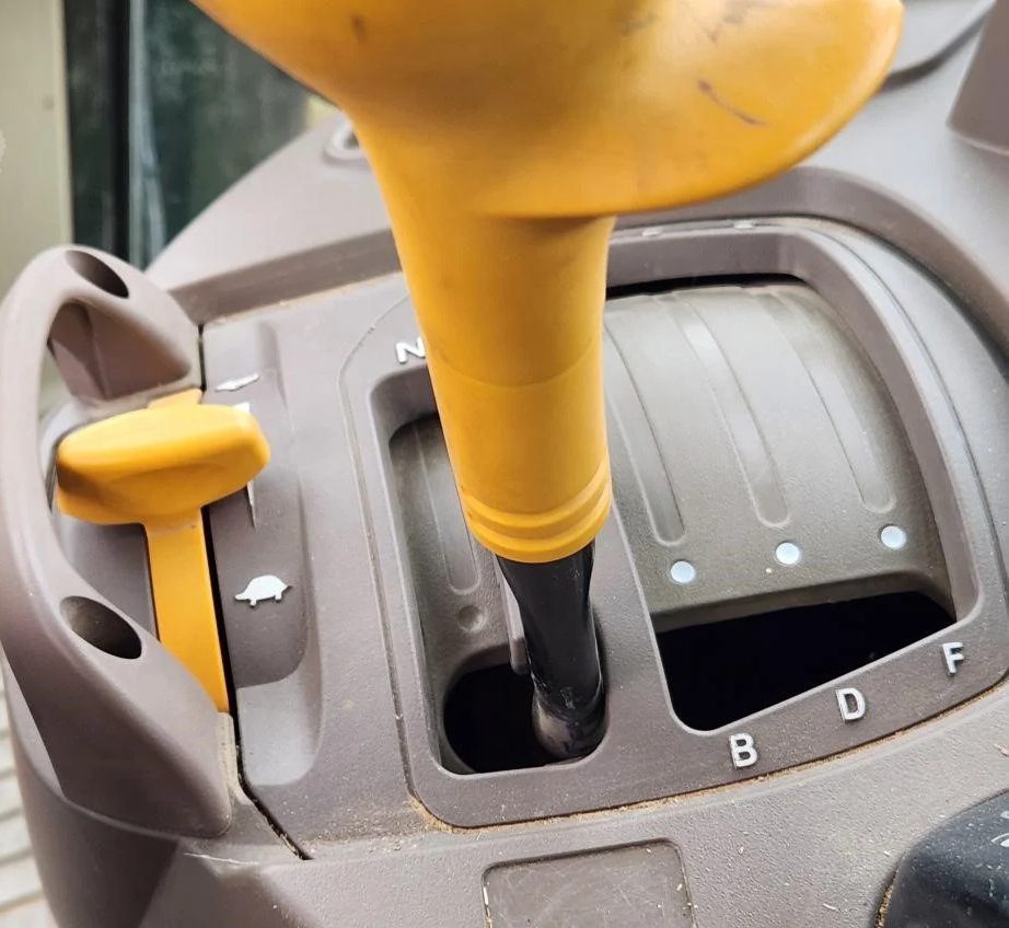 2022 JOHN DEERE 6130M - Image 3